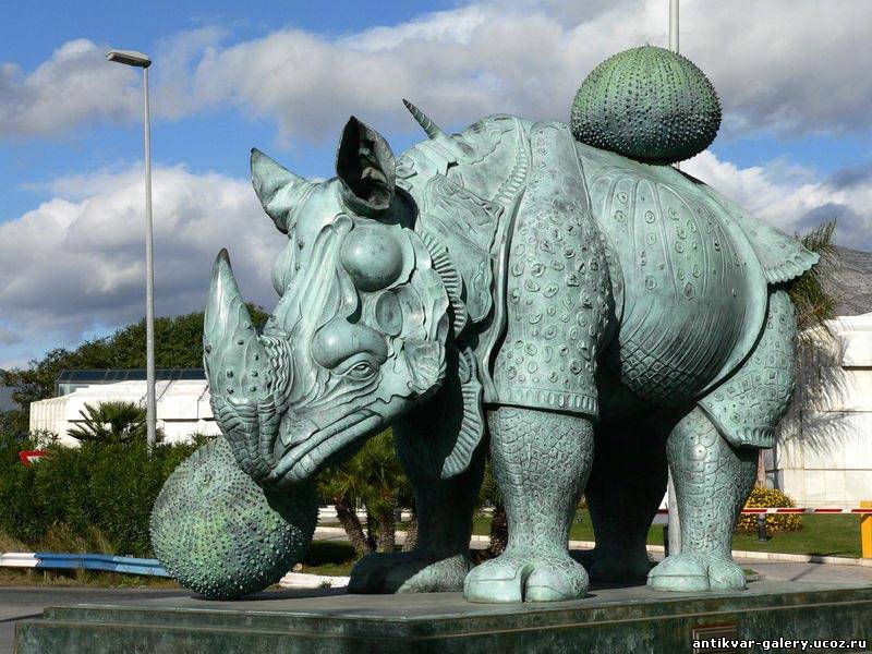 Сальвадор Дали "Носорог в шипах" 1956
